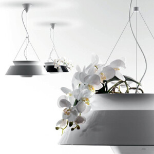 einzigartiges-leuchten-design-kombiniert-lampe-und-blumentopf-orchidee