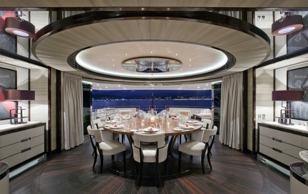 exklusive luxus yachten KAHALANI deckengestaltung panoramablick