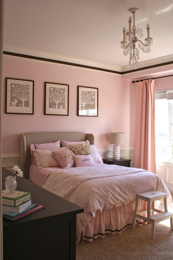 helle wandfarben rosa braun mädchenzimmer