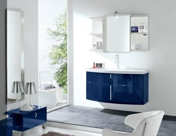 hochglanz möbel badezimmer dunkelblau weiß