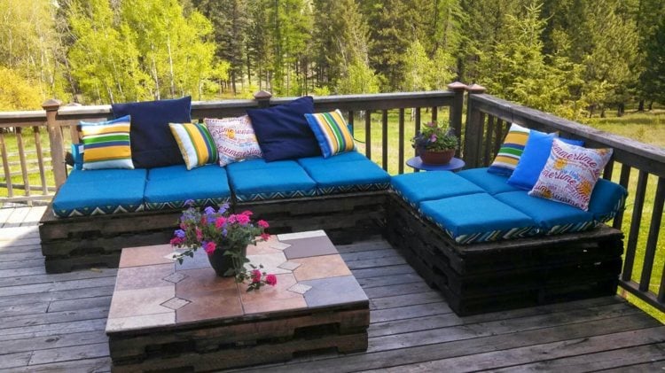 holz paletten möbel couch idee terrasse blau polster