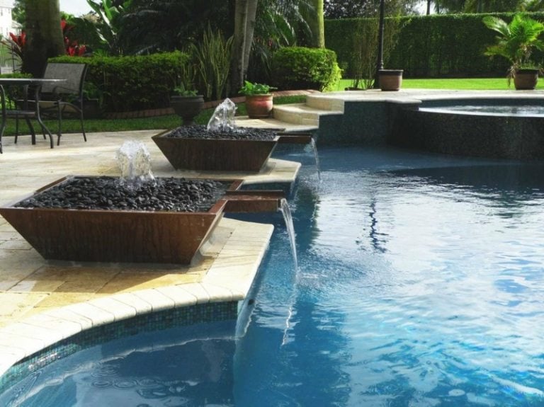 ideen für gartenbrunnen pool design schale rost kieselsteine schwarz