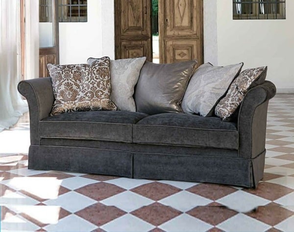 klassische Möbelstücke Sofa
