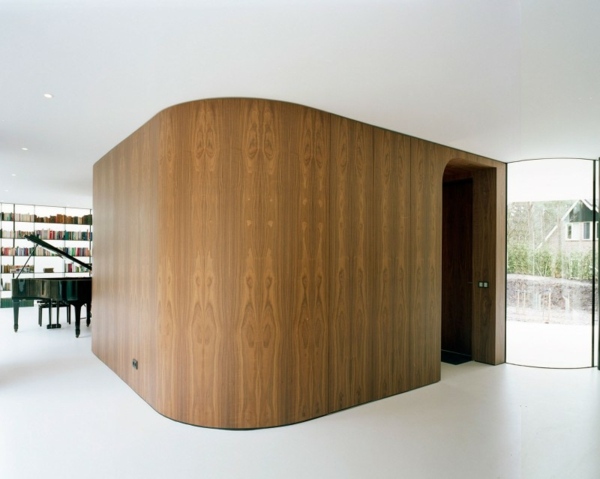 kreative Holzwand Interieur-minimalistisches Interieur