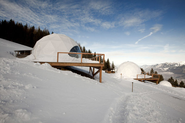 kleine Hütten Alpen-Winterurlaub