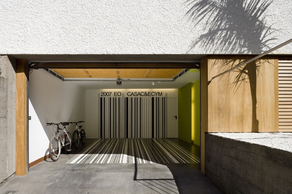 modernes reihenhaus equipo olivares arquitecto garage