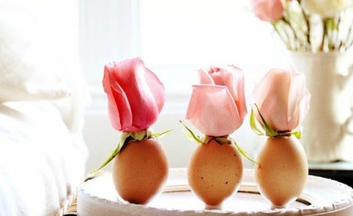 osterdeko ideen für vase aus eierschale rosen