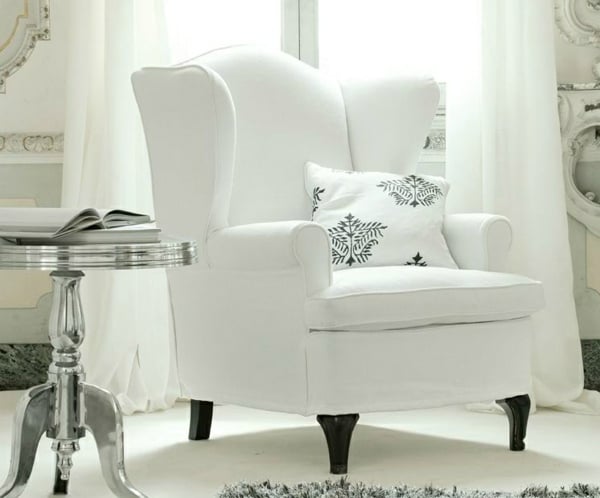 weißer Sessel klassischer Stil Blumenmuster