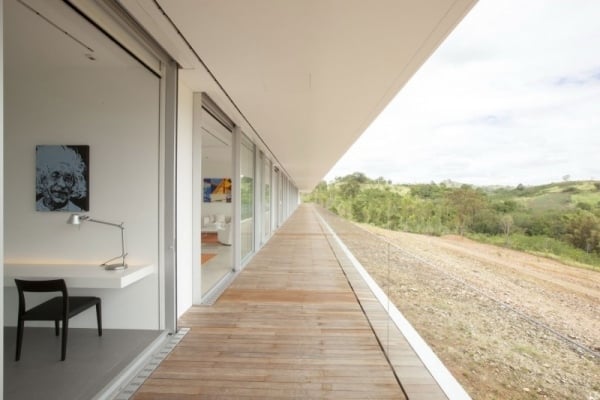 wochenendhaus design im minimalistischen stil deck