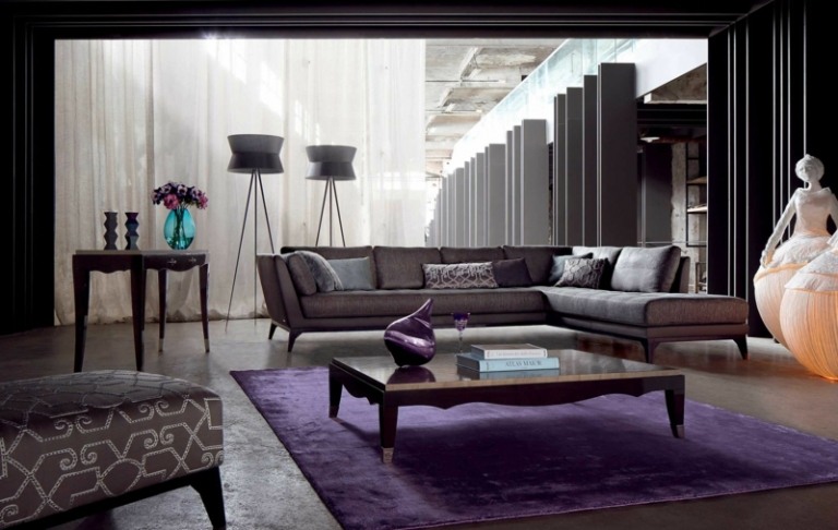 wohnzimmer möbel grau couch teppich purpur couchtisch luxus