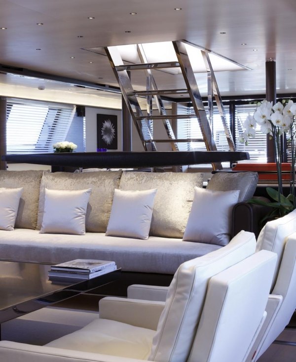 yacht design satin sofa weiß remi tessier