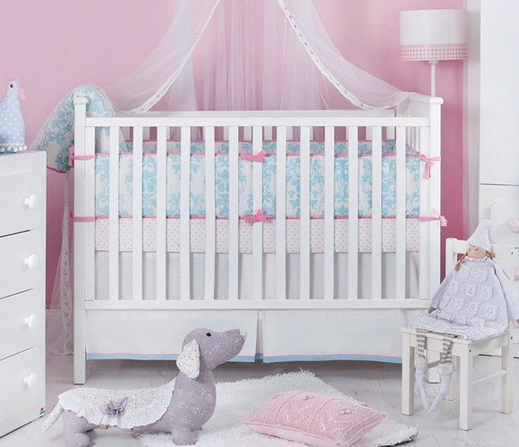 Babyzimmer klassischer Wohnstil Babybett-rosa Mädchen