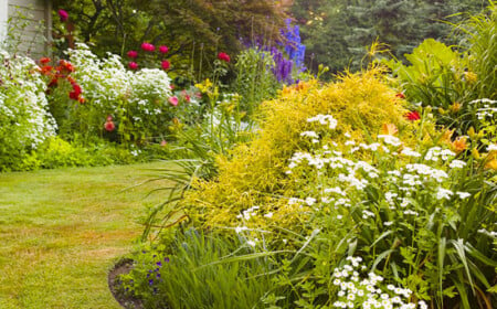 Gartenideen Garten bau-üppig bepflanzen