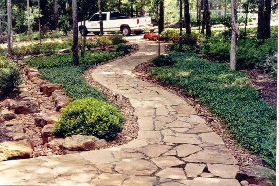 Gartenideen Gartenweg-Steinplatten verlegen