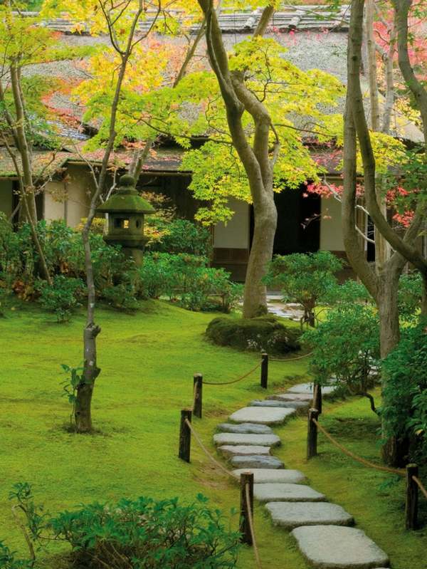 Gartenweg Steinen japanischer Stil Gras