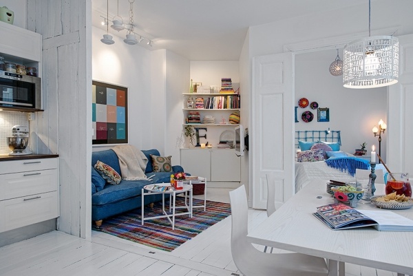 Kleine Wohnung-skandinavischer Stil weiß blau Deko