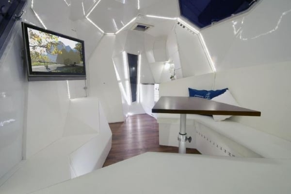 Mehrzeller wohnwagen innendesign futuristisch