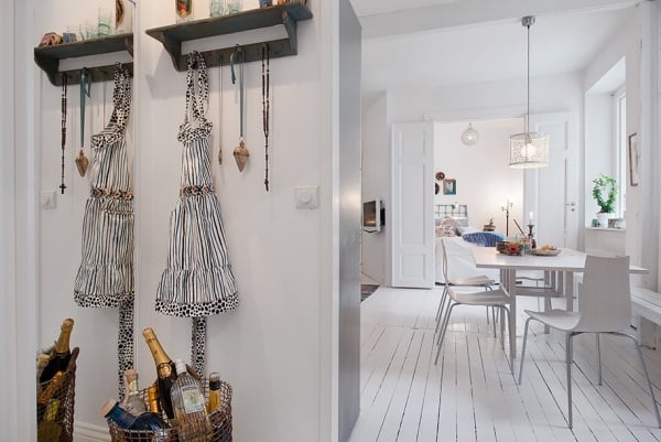 Moderne Schwedische Wohnung weiß puristisch