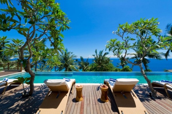 Pool Sonnenliegen-Villa am Hang Indonesien