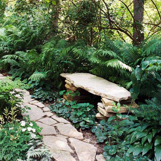 Regeln attraktive Gartengestaltung steinplatten gehweg sitzbank stein