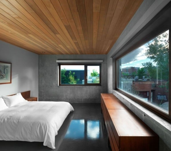 Schliches Schlafzimmer Holz Decke Weiß-Bett