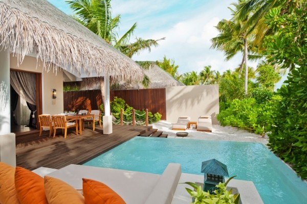 Villa mit Pool am indischen Ozean-Malediven