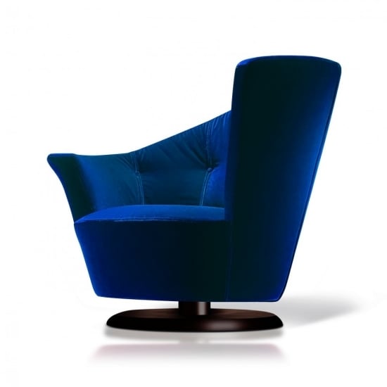 drehstuhl design aus plüsch von giorgetti blau