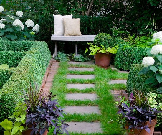 Tipps zur formalen Gartengestaltung selbst geradlinig gehweg hecken