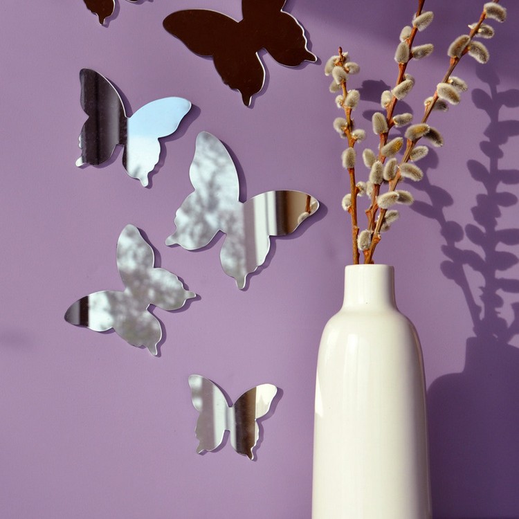 Frühlingsdeko für die Wohnung schmetterlinge-spiegel-wand-aufkleber-weidenkaetzchen-vase