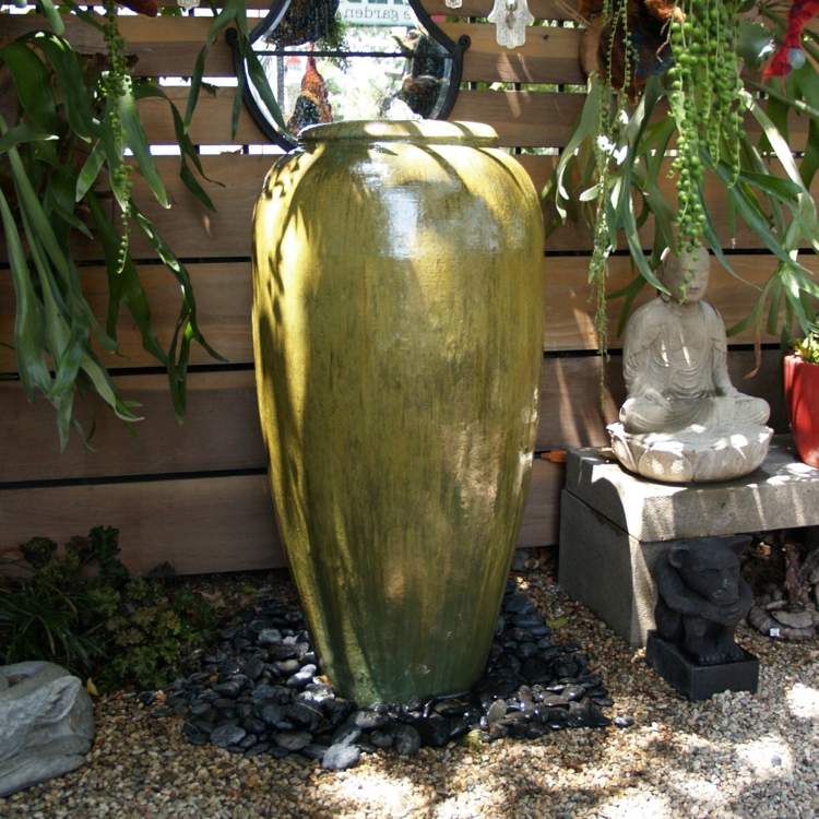 garten-brunnen-keramik-look-gelb-vase-buddhistisch