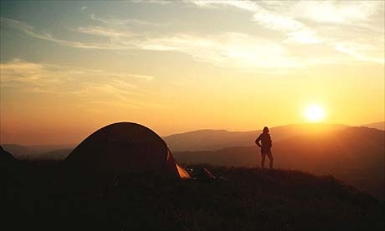 gründe für camping urlaub sonnenaufgang genießen