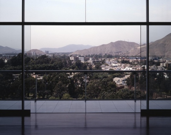 haus hang ausblick auf lima glastüre panoramablick