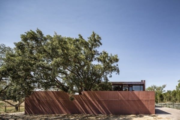 haus minimalistische architektur in portugal hinterseite