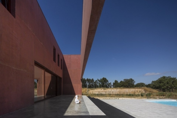 haus minimalistische architektur in portugal innenraum draußen