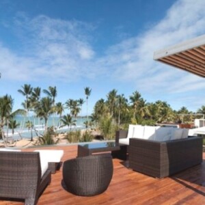 hotel-in-der-dominikanischen-republik-outdoor-möbel-entspannung