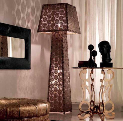 italienische designer stehleuchten spitze lampenschirm goldener beistelltisch