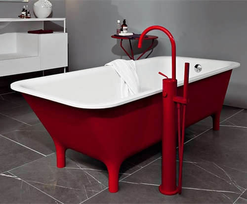 klassische Badewanne-rote Farbe
