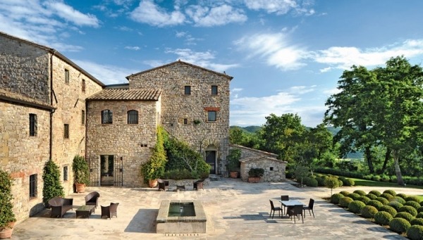 luxus villa in italien arrighi innenhof