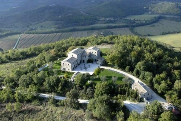 luxus villa in italien arrighi naturumgebung