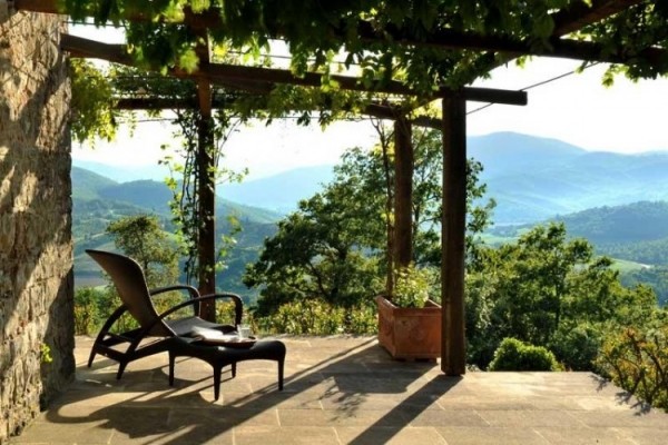 luxus ferienhaus in italien arrighi terrasse panoramablick