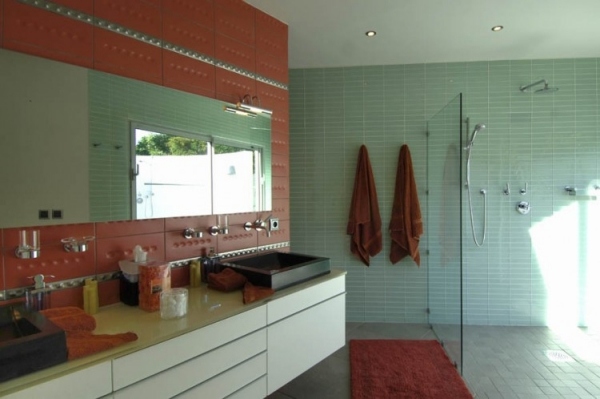luxus ferienhaus in der karibik badezimmer rot