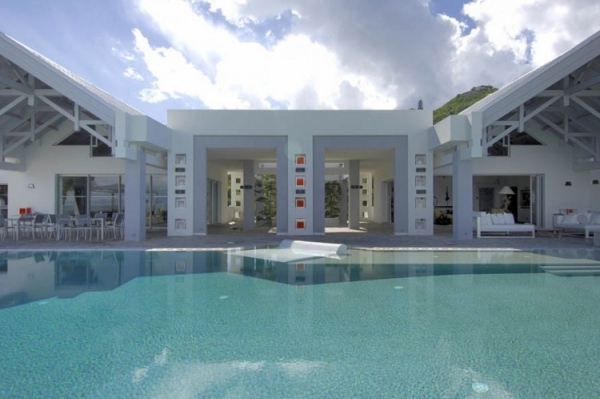 luxus ferienhaus in der karibik bedeckte terrasse