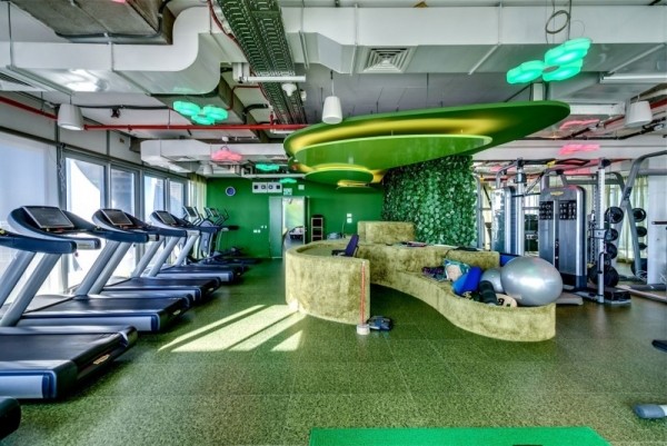 modernes office einrichtung von google fitnessraum