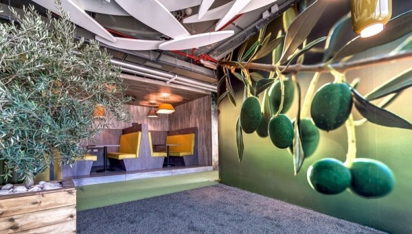 moderne büroeinrichtung im google office oliven deko