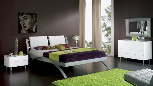 moderne schlafzimmer einrichtung grün lila holzboden braune wände