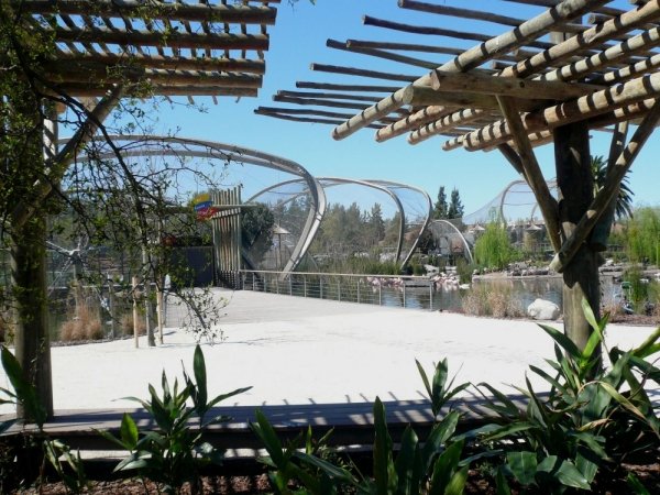 biopark in argentinien mit modernem design holzstukturen