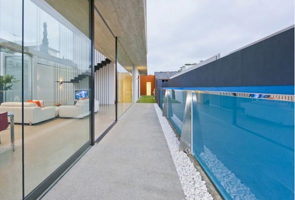 modernes haus glas beton gartenhof