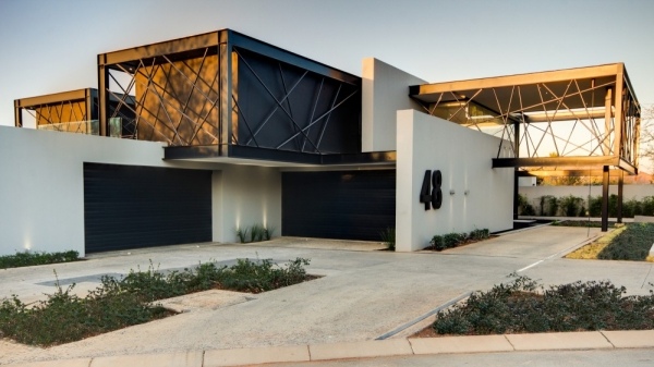 modernes designer haus mit geometrischen formen garage