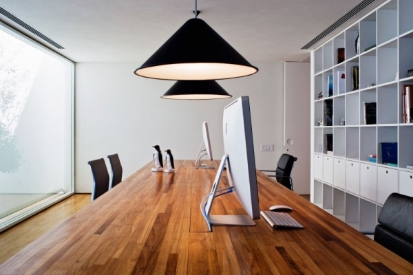 designer studio mit minimalistischem interieur modern