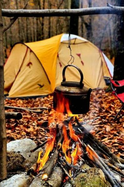 tipps-für-camping-zelt-auswahl-lager-feuer